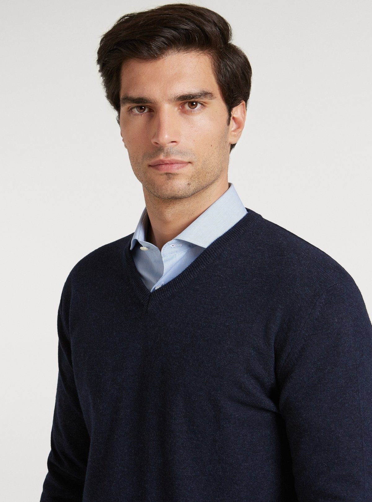 Pull col V en laine et cachemire